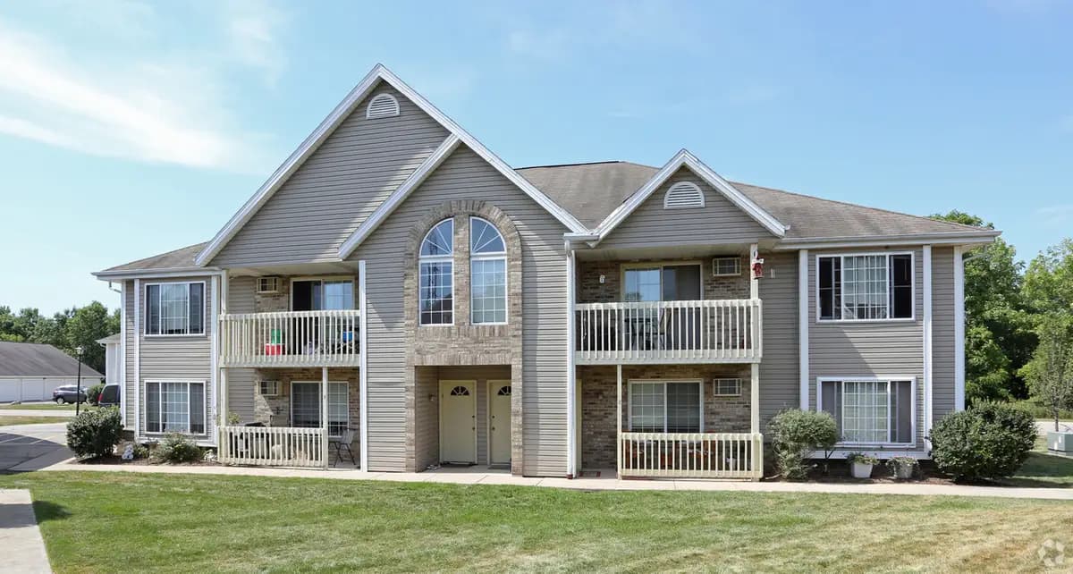Milwaukee apartments for rent - Property image - Rivershire Apartments - 1