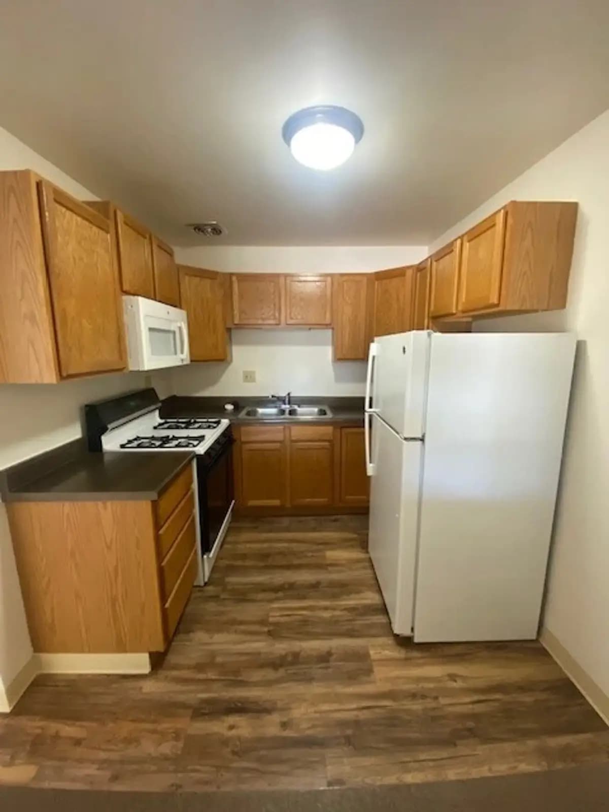 Milwaukee apartments for rent - Property image - Greenbrook apartments - 2