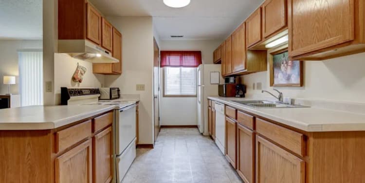 Milwaukee apartments for rent - image - bayside-townhomes-1669151046346 (1).jpeg