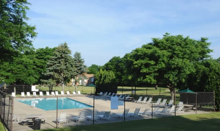 Milwaukee apartments for rent - image - pool-area-photo-gallery.jpg