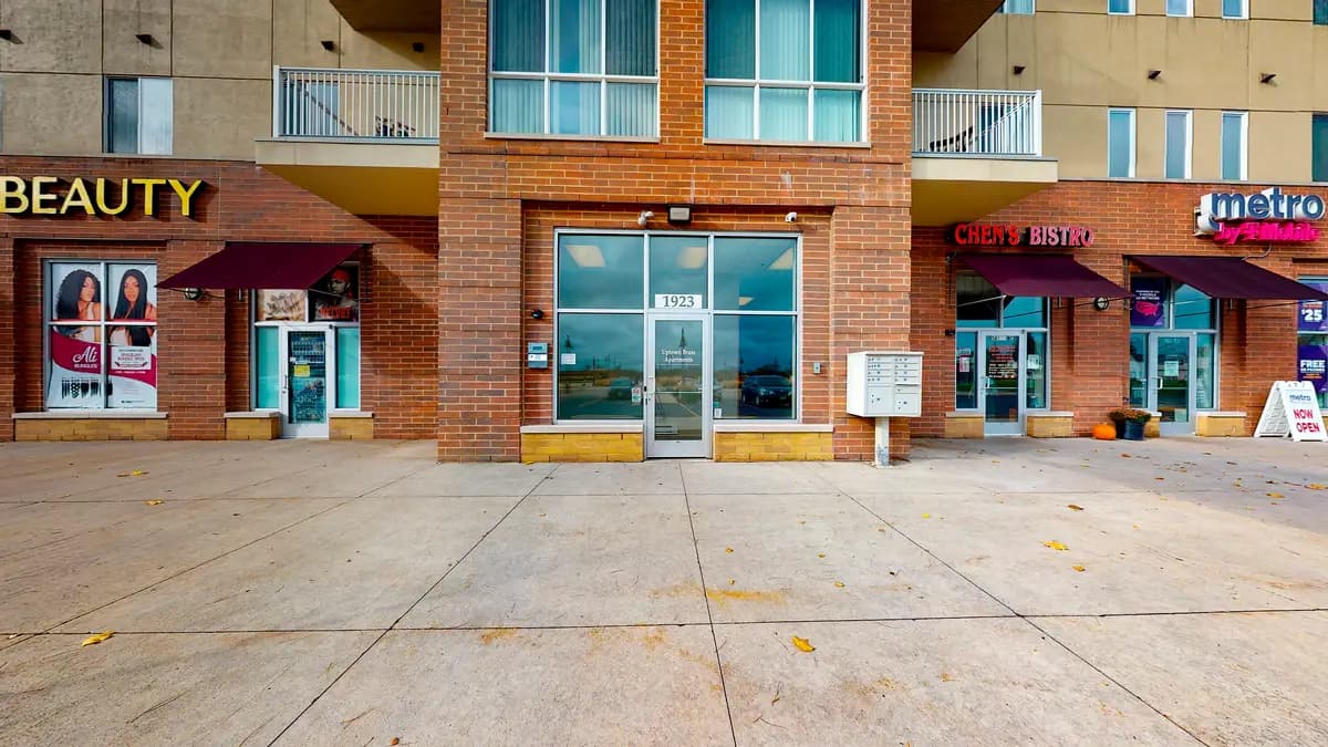 Milwaukee apartments for rent - image - photo_6193b358158555.49996349.jpg