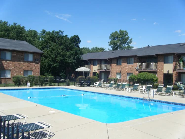 Milwaukee apartments for rent - image - quail-hollow-apartments-greenfield-wi-building-photo (3).jpg
