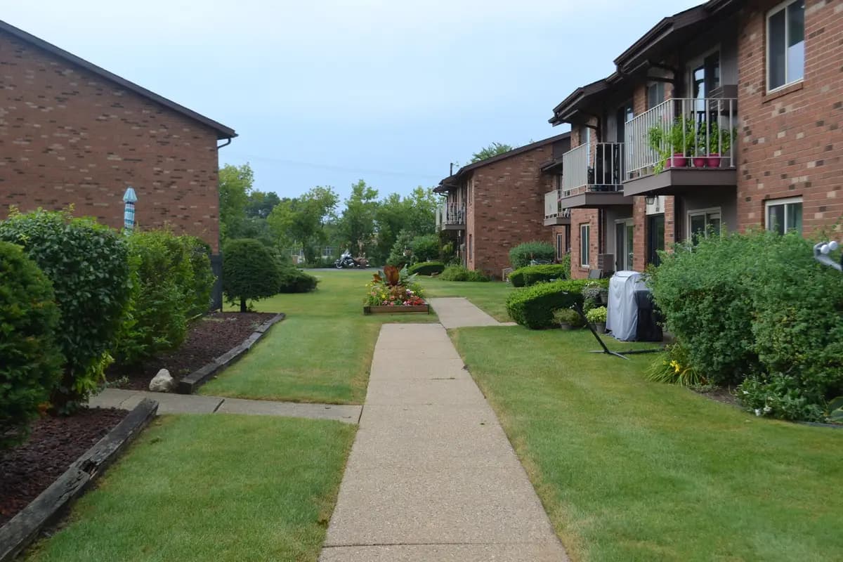 Milwaukee apartments for rent - Property image - Quail Hollow Apartments - 2