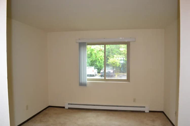 Milwaukee apartments for rent - image - quail-hollow-apartments-greenfield-wi-building-photo (6).jpg