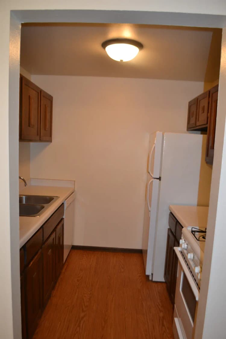 Milwaukee apartments for rent - image - quail-hollow-apartments-greenfield-wi-building-photo (7).jpg