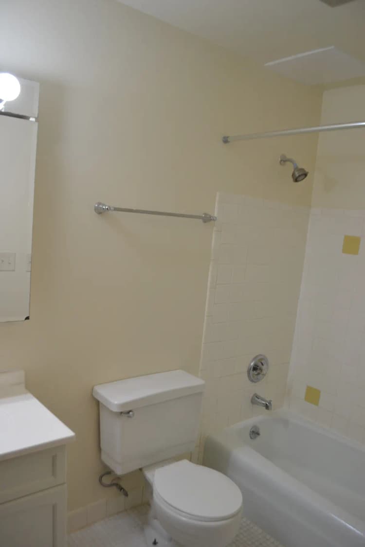 Milwaukee apartments for rent - image - quail-hollow-apartments-greenfield-wi-building-photo (9).jpg