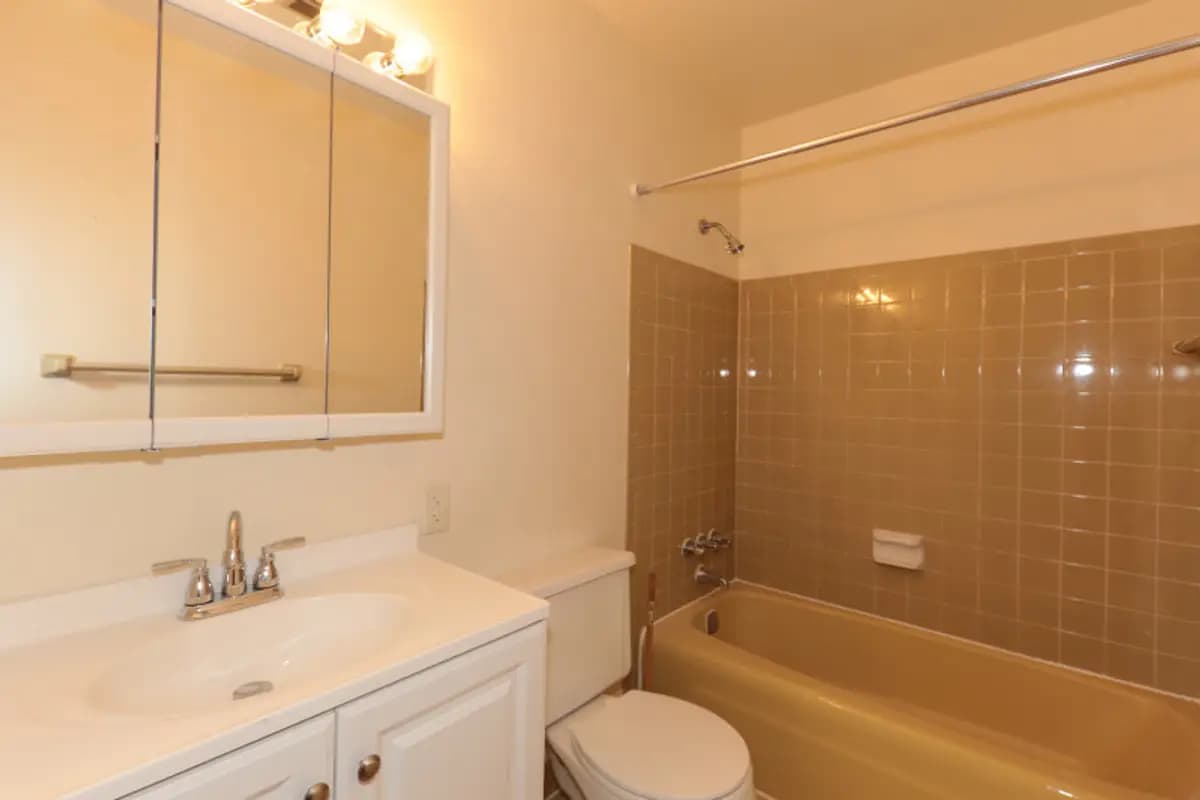 Milwaukee apartments for rent - Property image - 48 on Cold Spring - 1