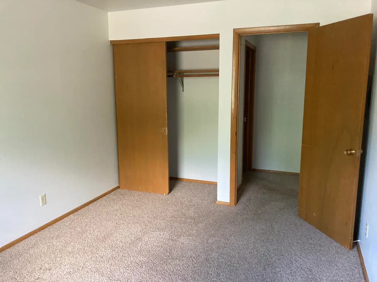 Milwaukee apartments for rent - image - 5000-w-cold-spring-rd-greenfield-wi-building-photo (4).jpg