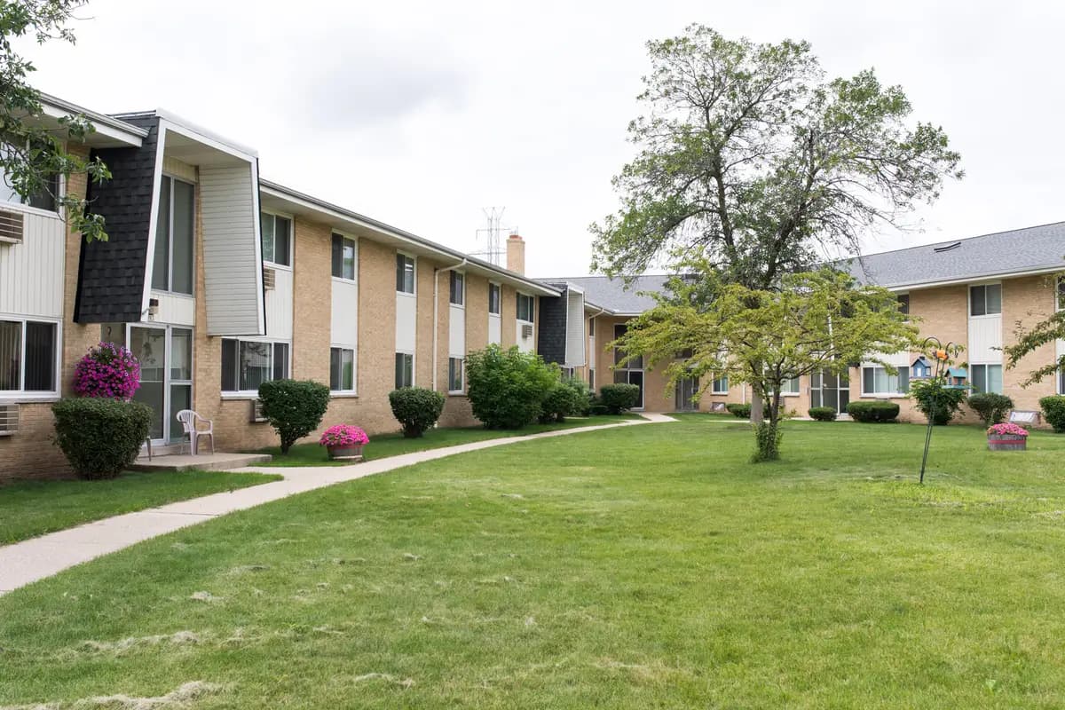 Milwaukee apartments for rent - Property image - Spruce Court Apartments - 2