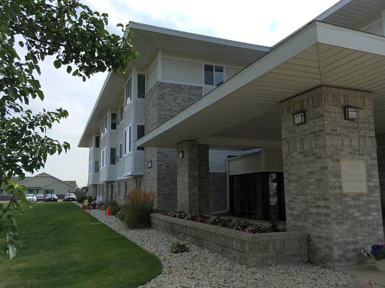 Milwaukee apartments for rent - image - 8f6962b2a85742f7fb106eb83d951352.webp