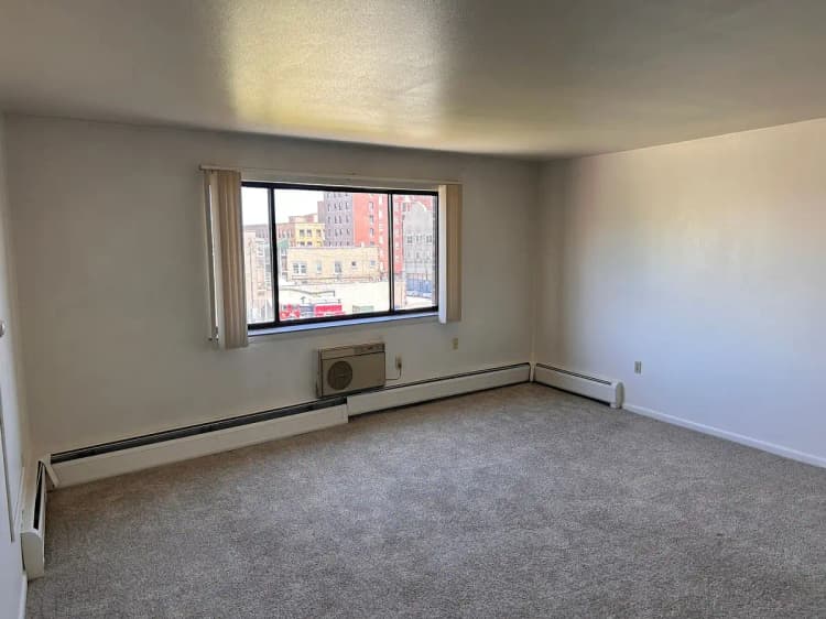 Milwaukee apartments for rent - image - 9570a61d6a3f528cc34964fedbedfb80-uncropped_scaled_within_1536_1152.webp