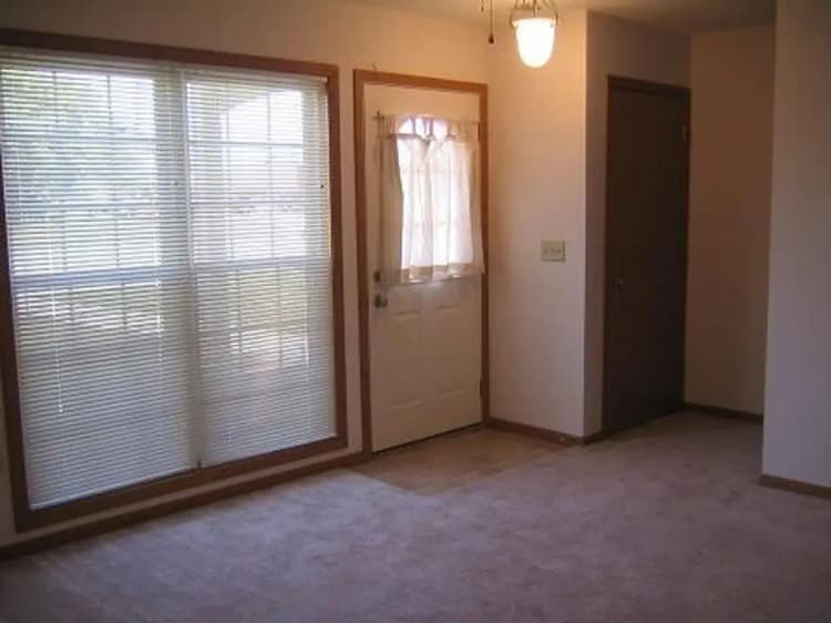 Milwaukee apartments for rent - image - 265fc66f0e4d6800abf146c15ac6d85b-uncropped_scaled_within_1536_1152.webp