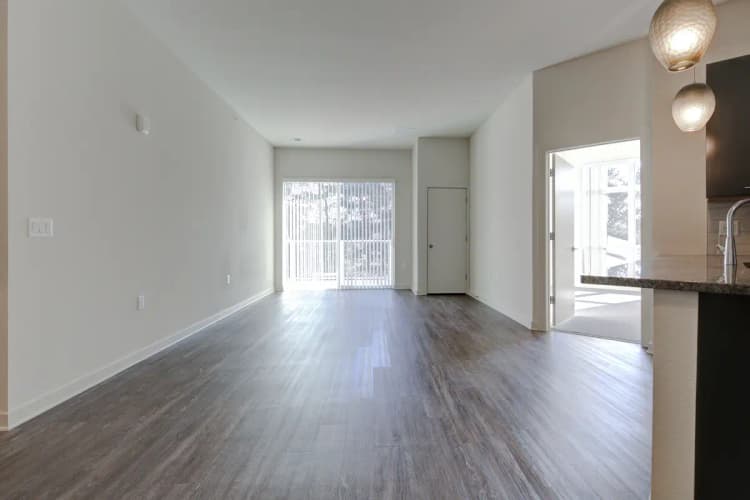 Milwaukee apartments for rent - image - 100064890_22_hdp_greenbelt_int_flpn3_liv.jpg