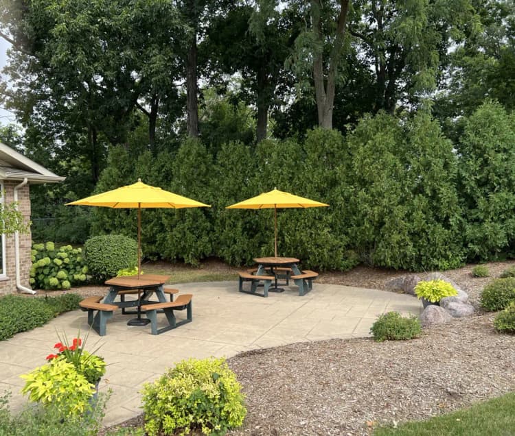 Milwaukee apartments for rent - image - entertaining-patio-photo-with-bldg-8-23_orig.jpg