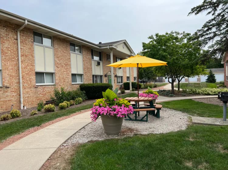 Milwaukee apartments for rent - image - flowers-bbq-patio-2023_orig.jpg