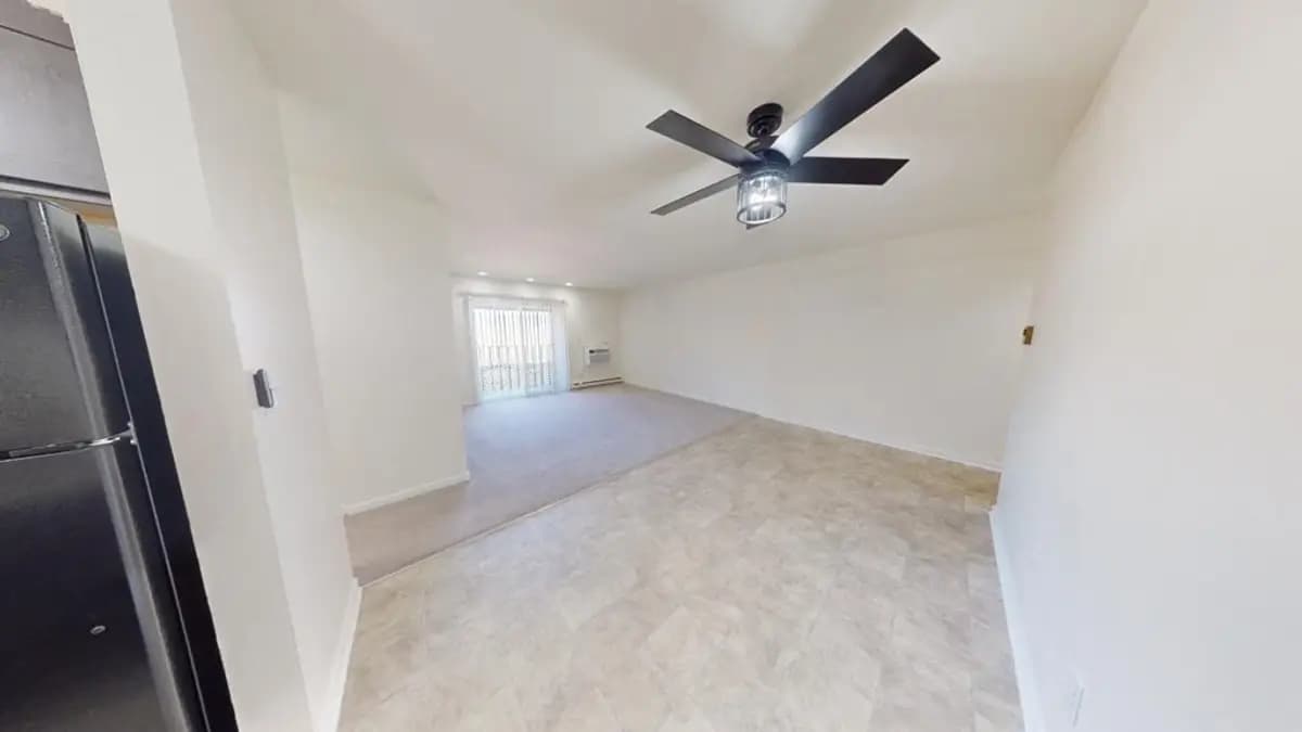 Milwaukee apartments for rent - image - CS-2x1-Upper-03062024_124327(1).jpg