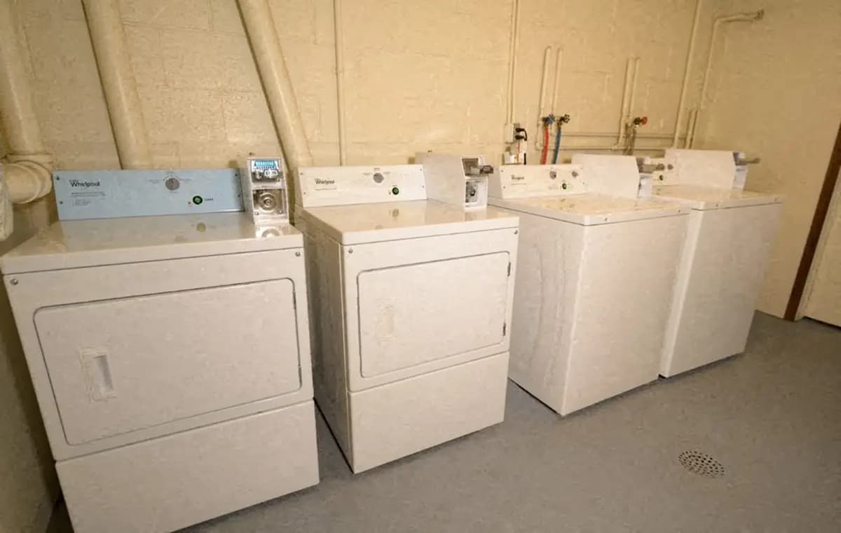 Milwaukee apartments for rent - image - CollegeSquare-Laundry-WimmerCommunities--min.jpg