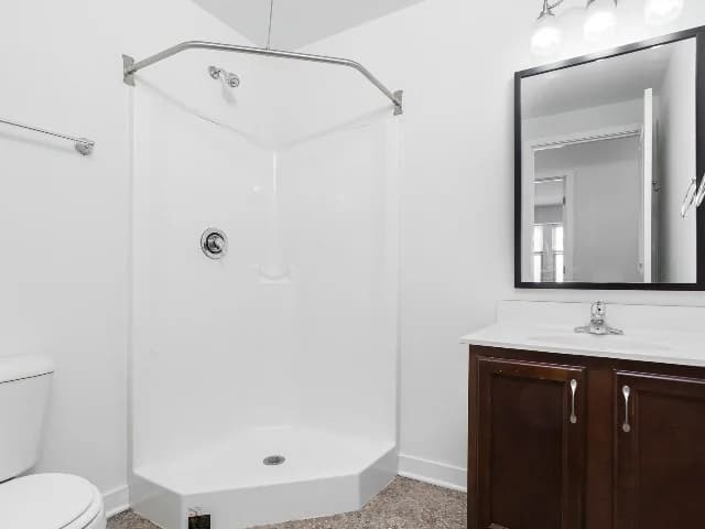 Milwaukee apartments for rent - image - 3 Bed / 2 Bath - 1,500 SF - Bathroom