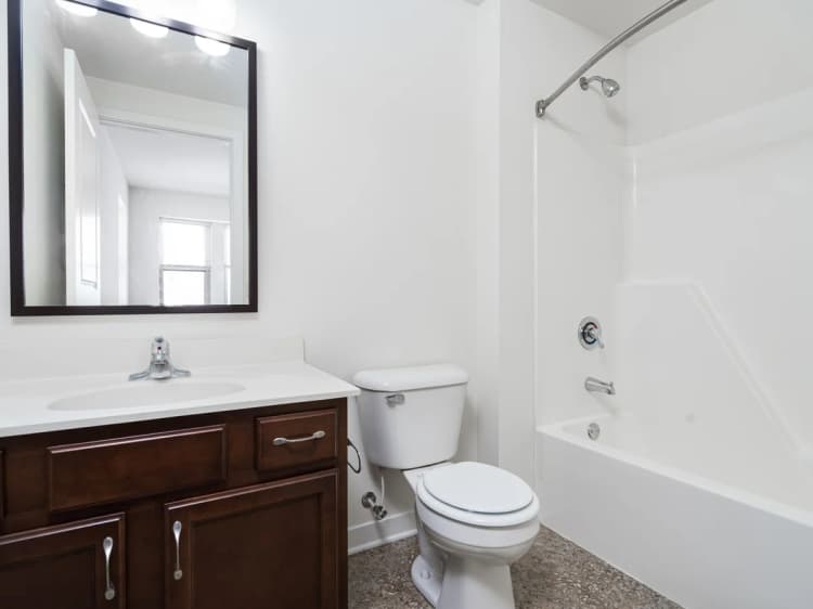 Milwaukee apartments for rent - image - 3 Bed / 2 Bath - 1,500 SF - Bathroom