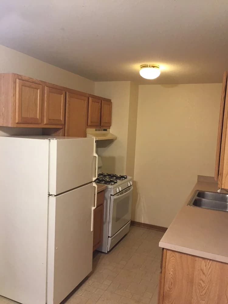 Milwaukee apartments for rent - image - Indian-Hill-012-Apartments.jpg