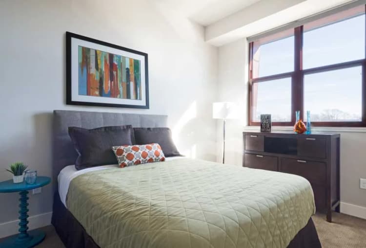 Milwaukee apartments for rent - image - Overlook-on-Prospect-Interior-Bedroom-1.jpg