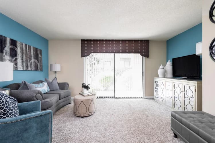 Milwaukee apartments for rent - image - 01_LivingRoom_ProspectPark_2018@3x.jpg