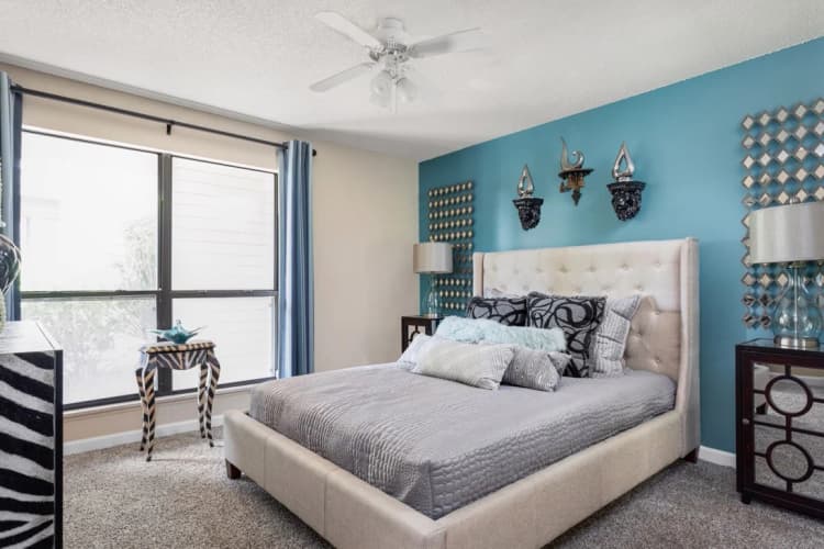 Milwaukee apartments for rent - image - 05_Bedroom_ProspectPark_2018@3x.jpg