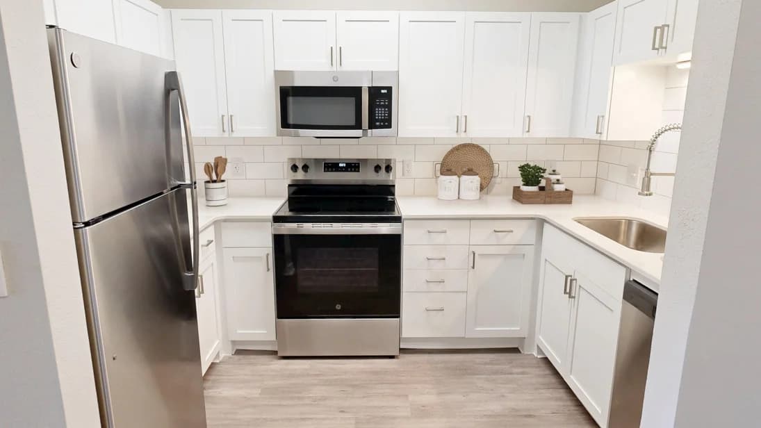 Milwaukee apartments for rent - image - MallardCrossing_Carnegie-Renovated_1BD1BA_Kitchen_VirtuallyStaged_2026@3x.jpg