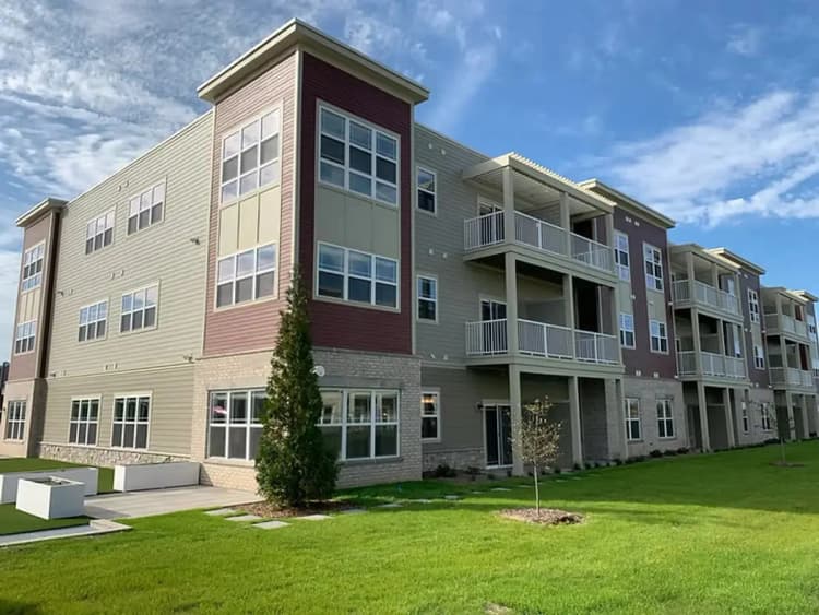 Milwaukee apartments for rent - image - 672b7d87dda7cbca736187bd-44d040_e886aa09e9de44149000998ef2de81f5~mv2_d_4032_3024_s_4_2 (1).avif