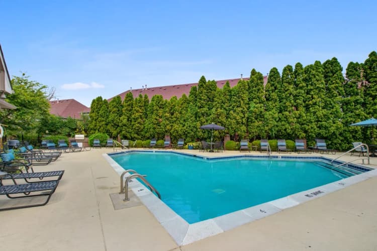 Milwaukee apartments for rent - image - 20_Pool_ProspectPark_2021@3x.jpg