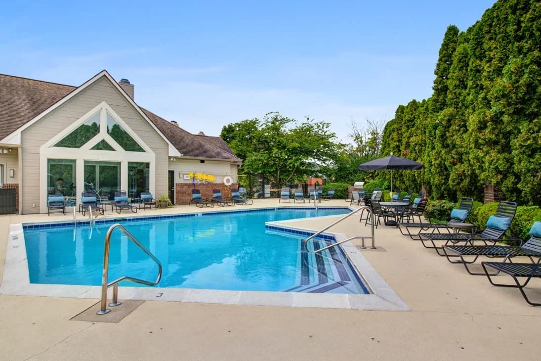 Milwaukee apartments for rent - image - 19_Pool_ProspectPark_2021@3x.jpg