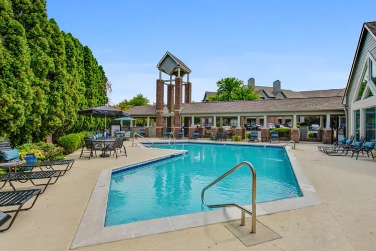 Milwaukee apartments for rent - image - 18_Pool_ProspectPark_2021@3x.jpg