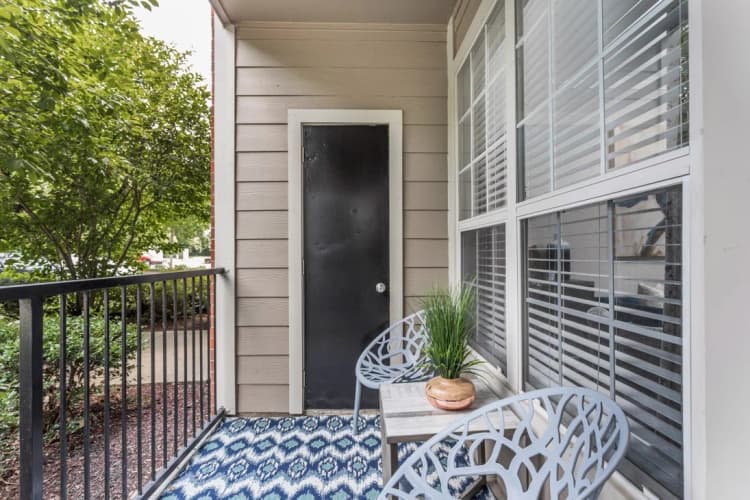 Milwaukee apartments for rent - image - 10_Patio_Oxmoor_2018@3x.jpg