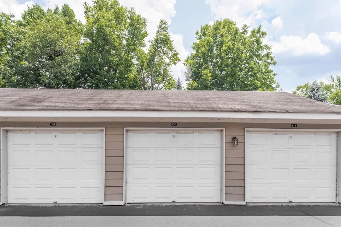 Milwaukee apartments for rent - image - 22_Garage_Oxmoor_2018@3x.jpg