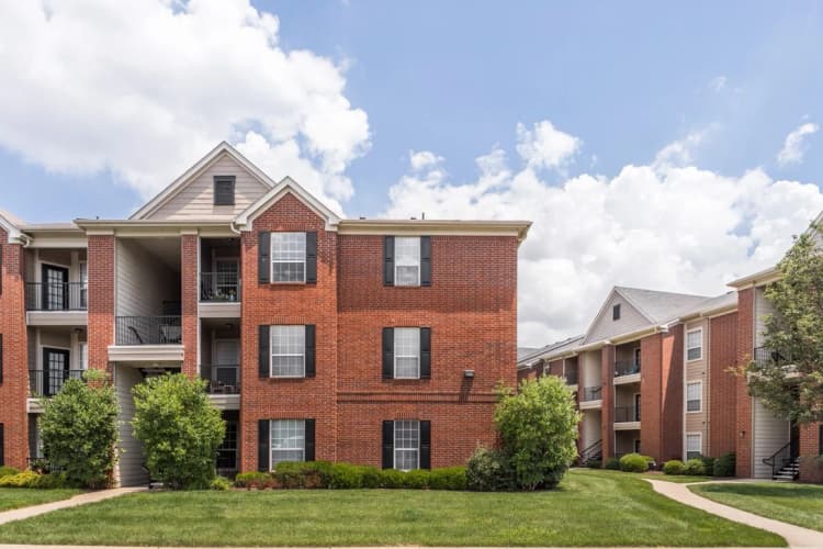 Milwaukee apartments for rent - image - 26_Exterior_Oxmoor_2018@3x.jpg