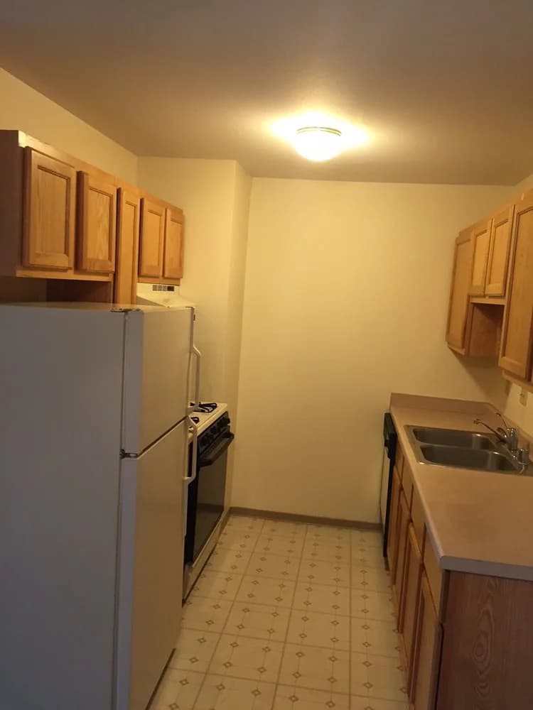 Milwaukee apartments for rent - image - Indian-Hill-014-Apartments.jpg