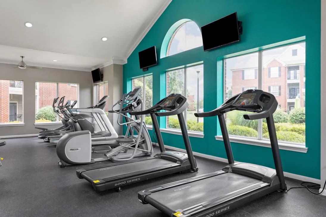 Milwaukee apartments for rent - image - 20_FitnessCenter_Oxmoor_2018@3x.jpg
