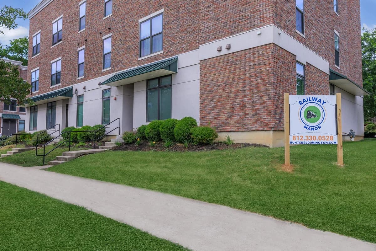Milwaukee apartments for rent - Property image - Railway Manor - 2