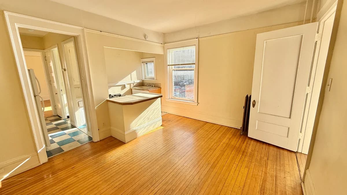 Milwaukee apartments for rent - image - ADEA6621-21FA-47ED-B49F-4BC03F079223