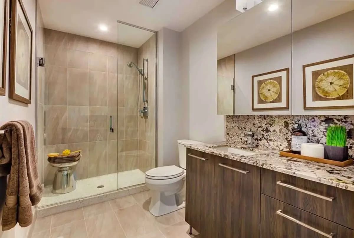 Milwaukee apartments for rent - Property image - 750 N Hudson Ave - 3