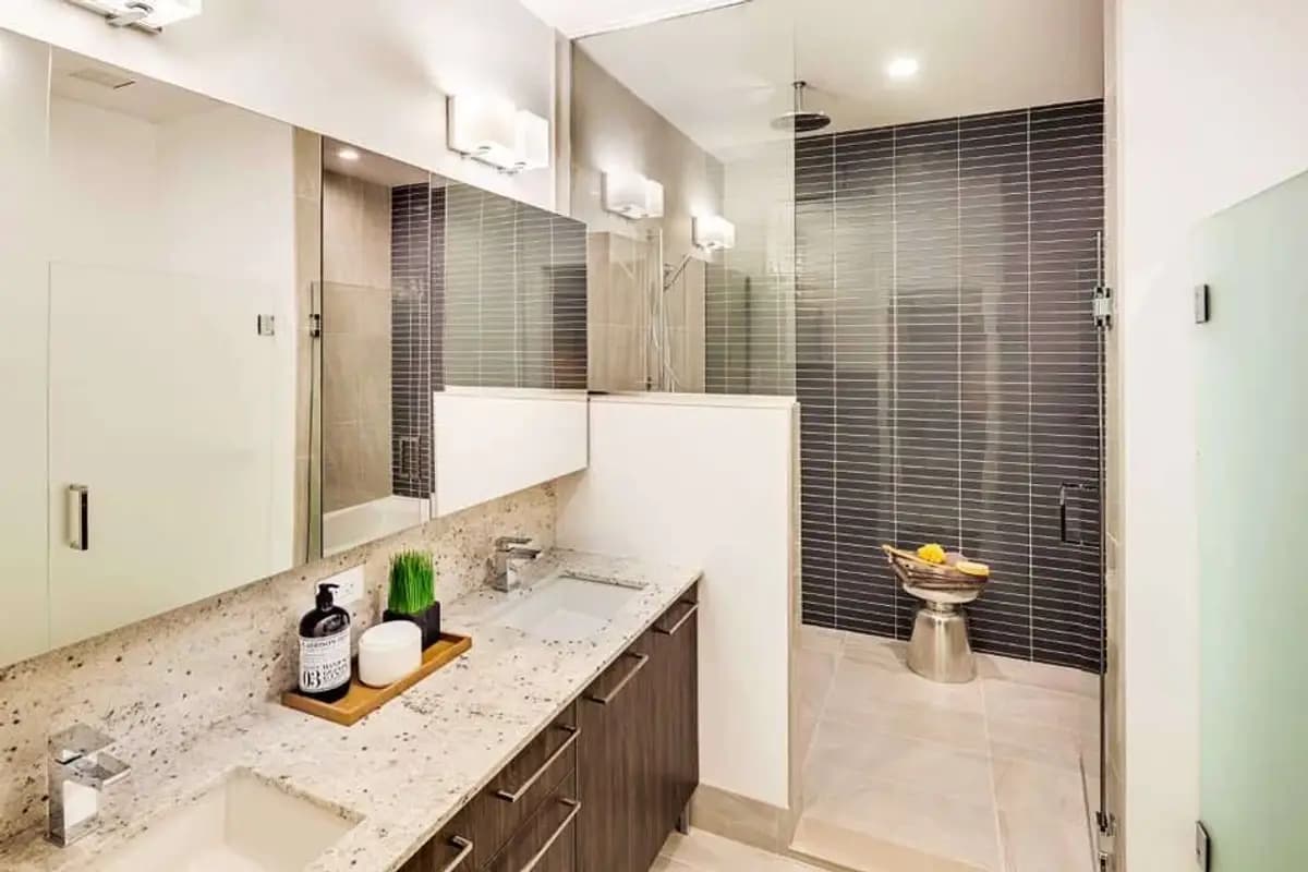 Milwaukee apartments for rent - Property image - 750 N Hudson Ave - 2