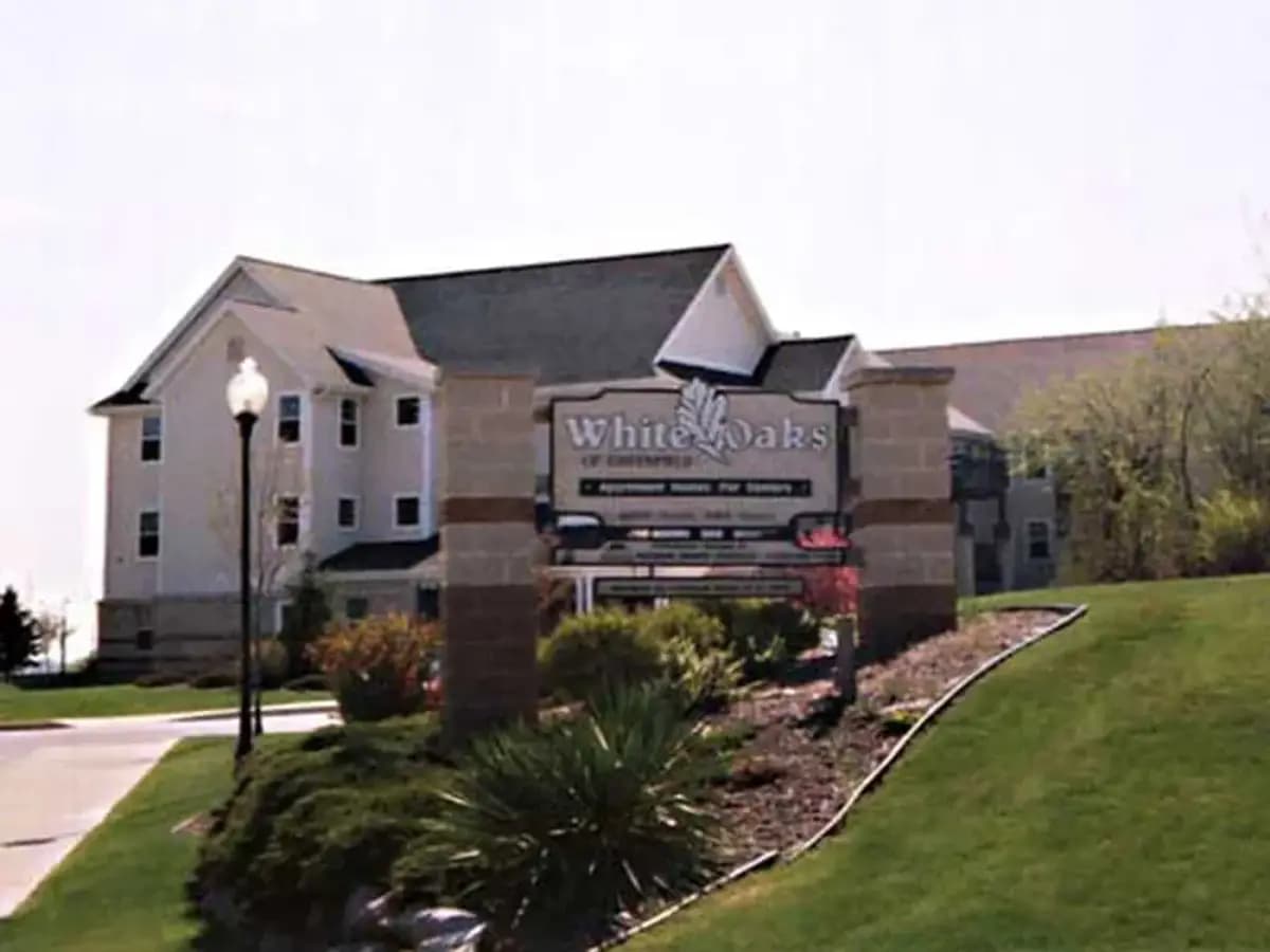 Milwaukee apartments for rent - Property image - White Oaks Apartment Homes - - 3
